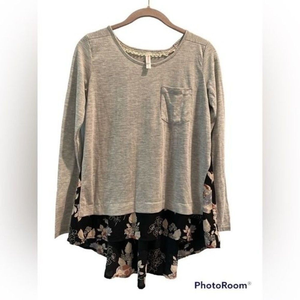Xhilaration Gray Floral Long Sleeve
Dress Shirt XSmall.